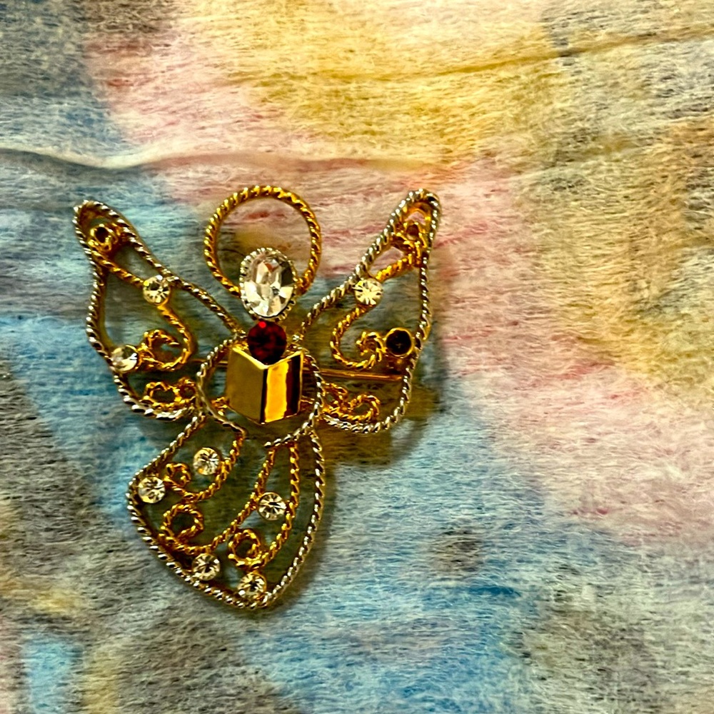 Vintage choir angel pin
